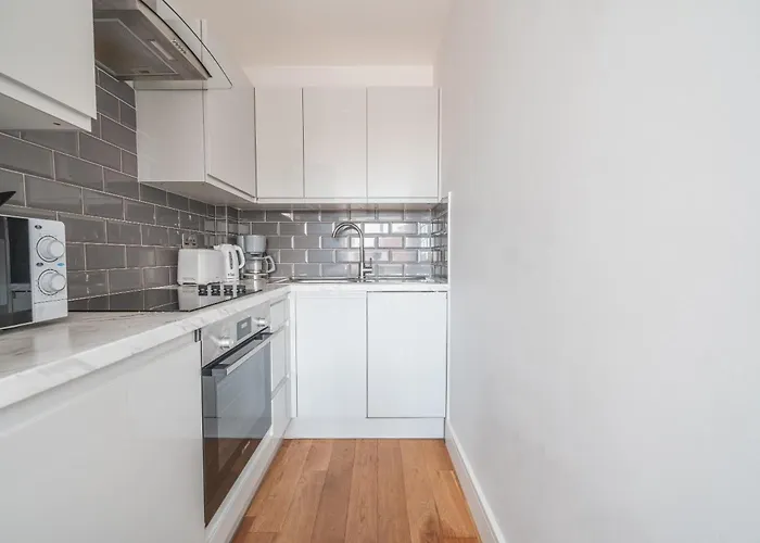 Modern 1 Bedroom Apartment In Central Eastleigh