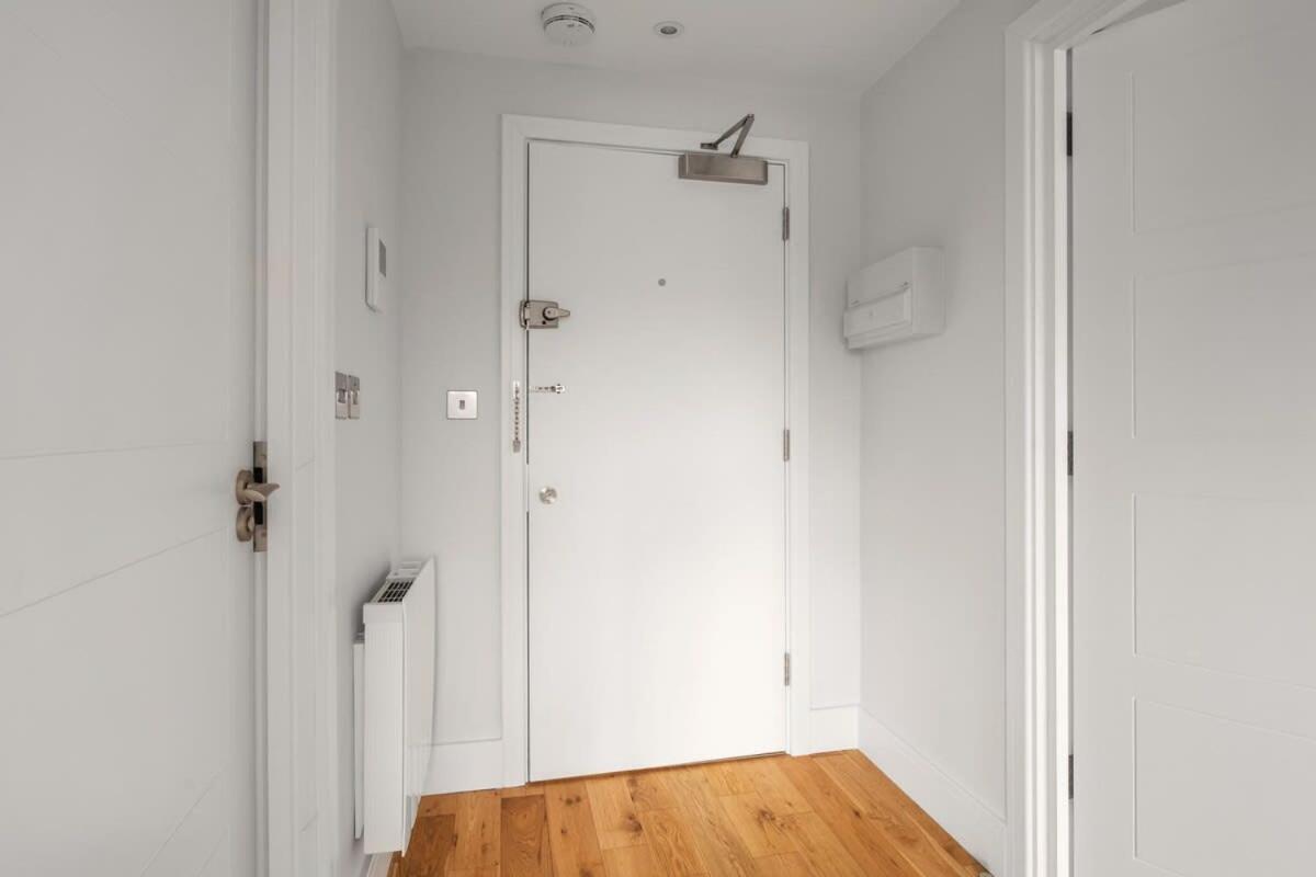 Modern 1 Bedroom In Apartment Eastleigh