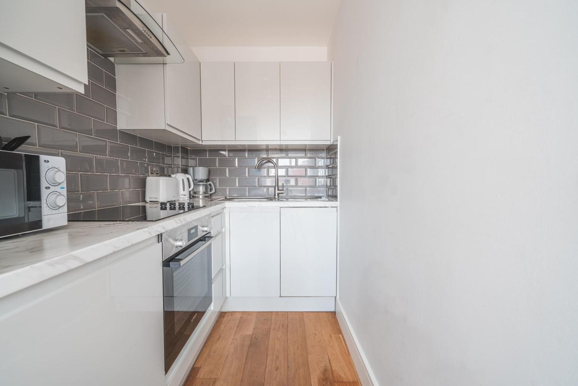 Modern 1 Bedroom In Apartment Eastleigh